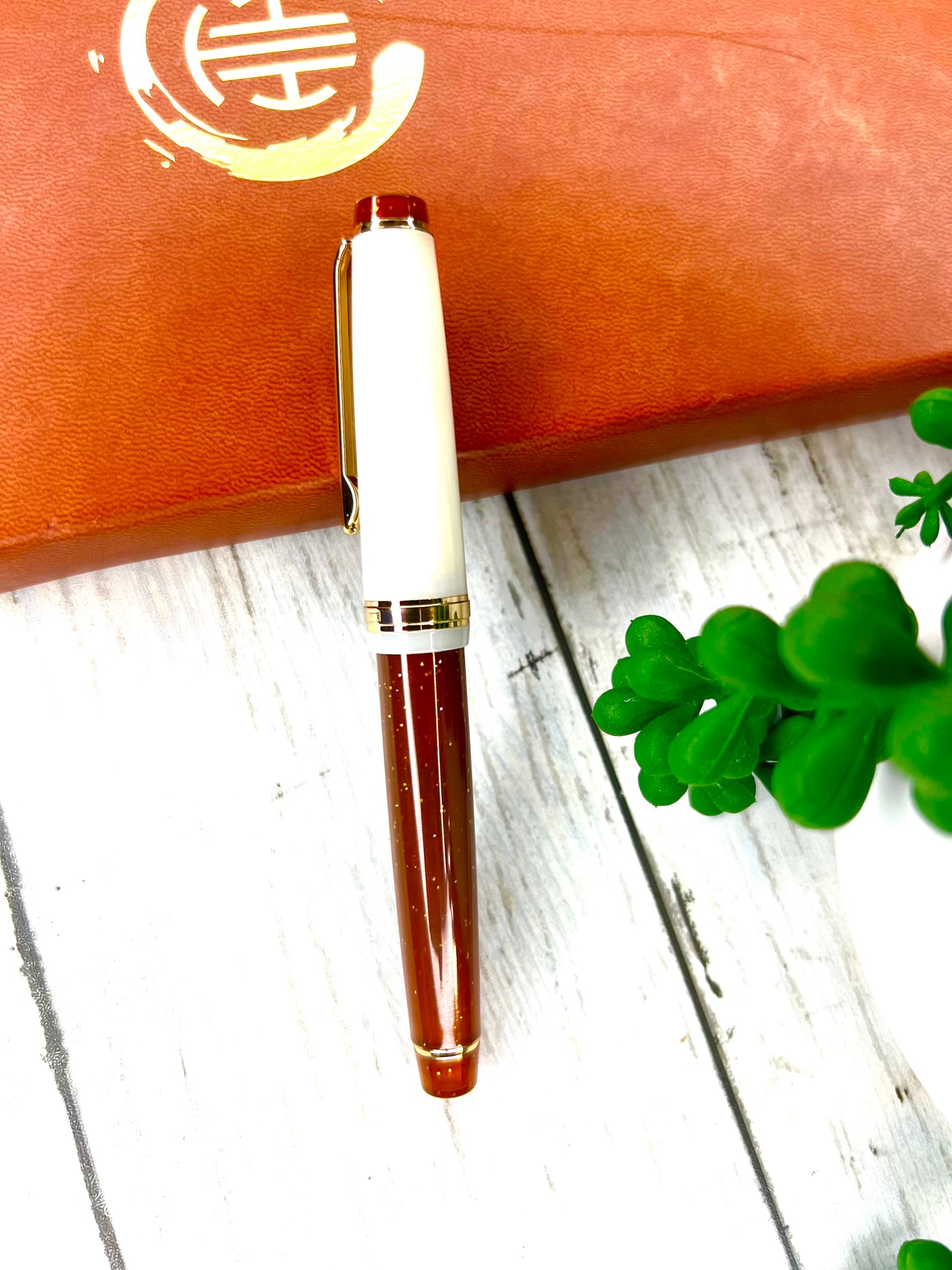 Golden Feather : Fountain Pen