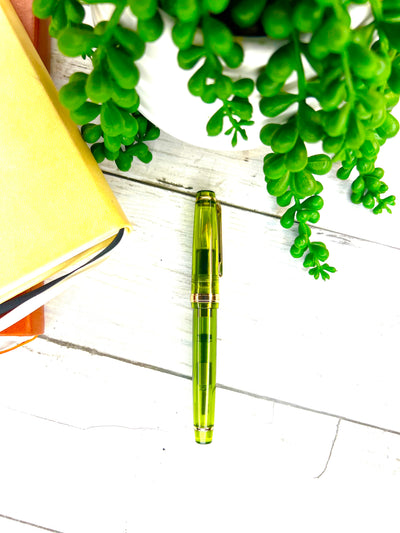 Green  Emerald : Fountain Pen