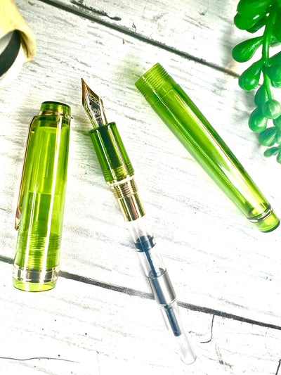 Green  Emerald : Fountain Pen