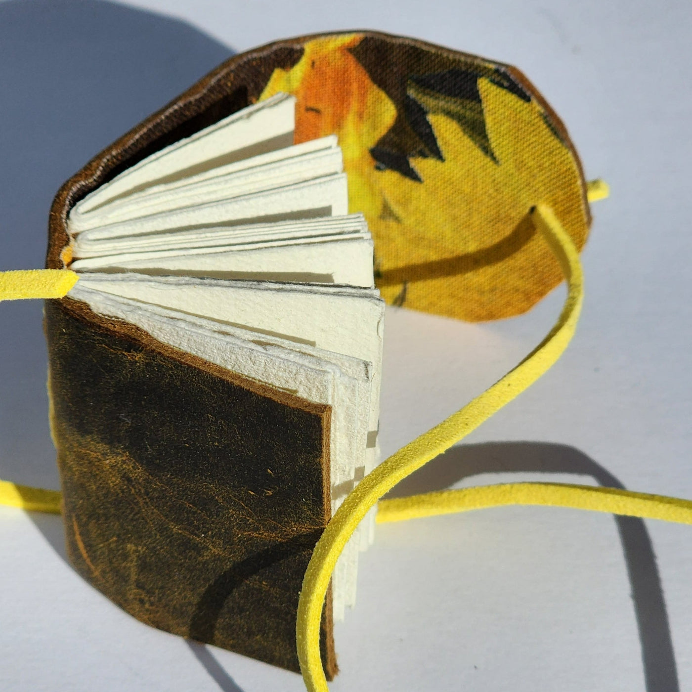 Sunflower : Tiny Leather Journal - Thehealinghandbook