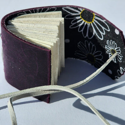 Puple Daisy : Tiny Leather Journal - Thehealinghandbook